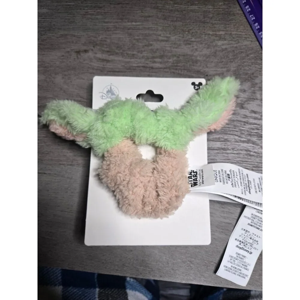 Yoda plush, candy dispenser, two hair‎ ties